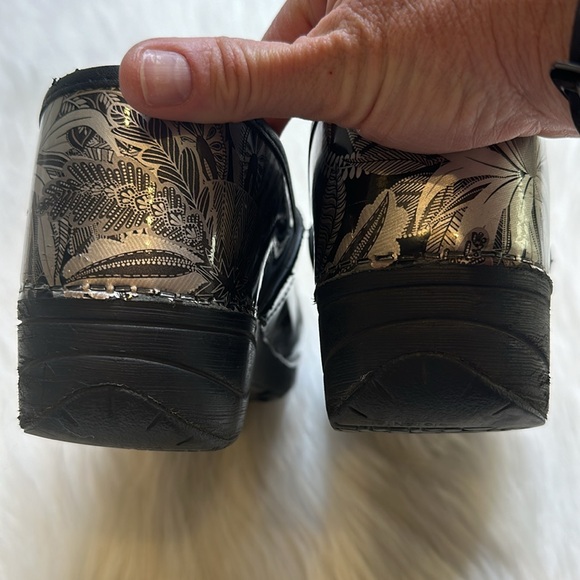 Dansko xp 2.0 Clog Metallic Jungle Sz Eur 38 US 7.5 or 8 - Picture 3 of 7